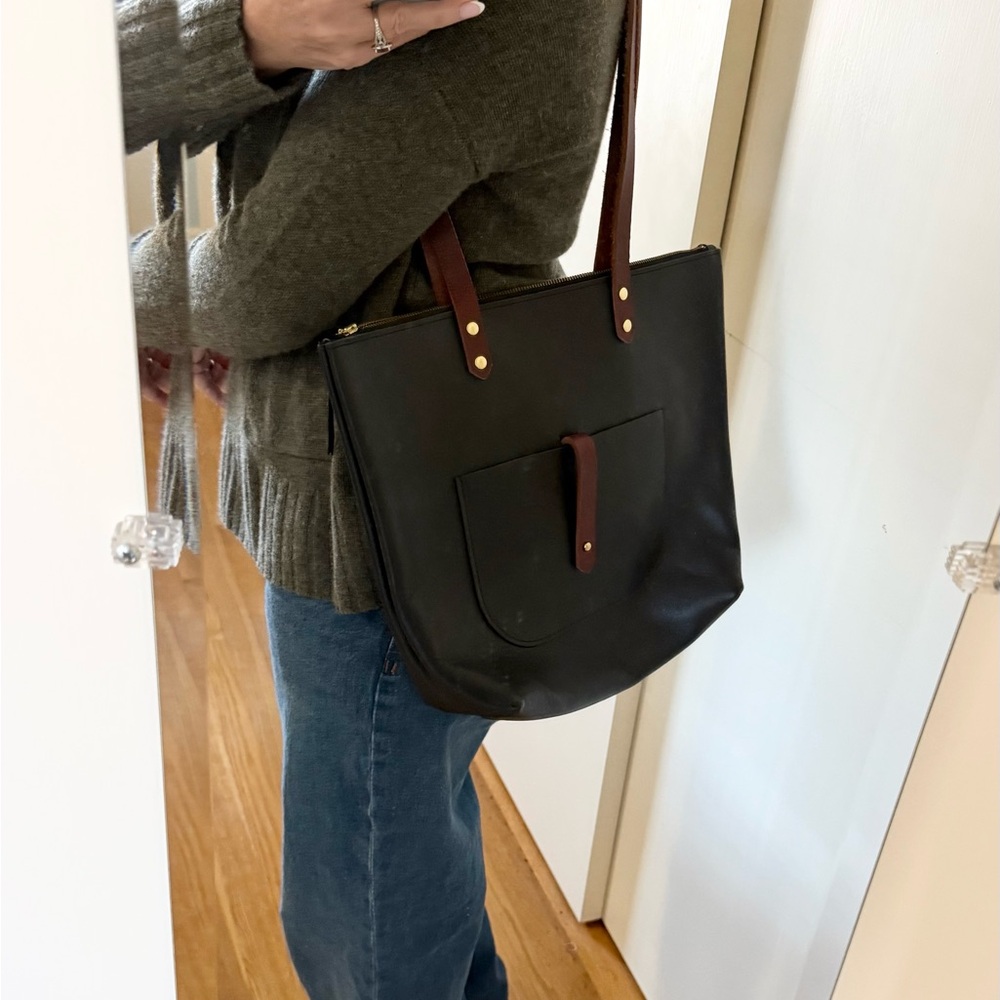 Neva Opet Nikki Zip Tote in Black and Cognac - Picture 3 of 10